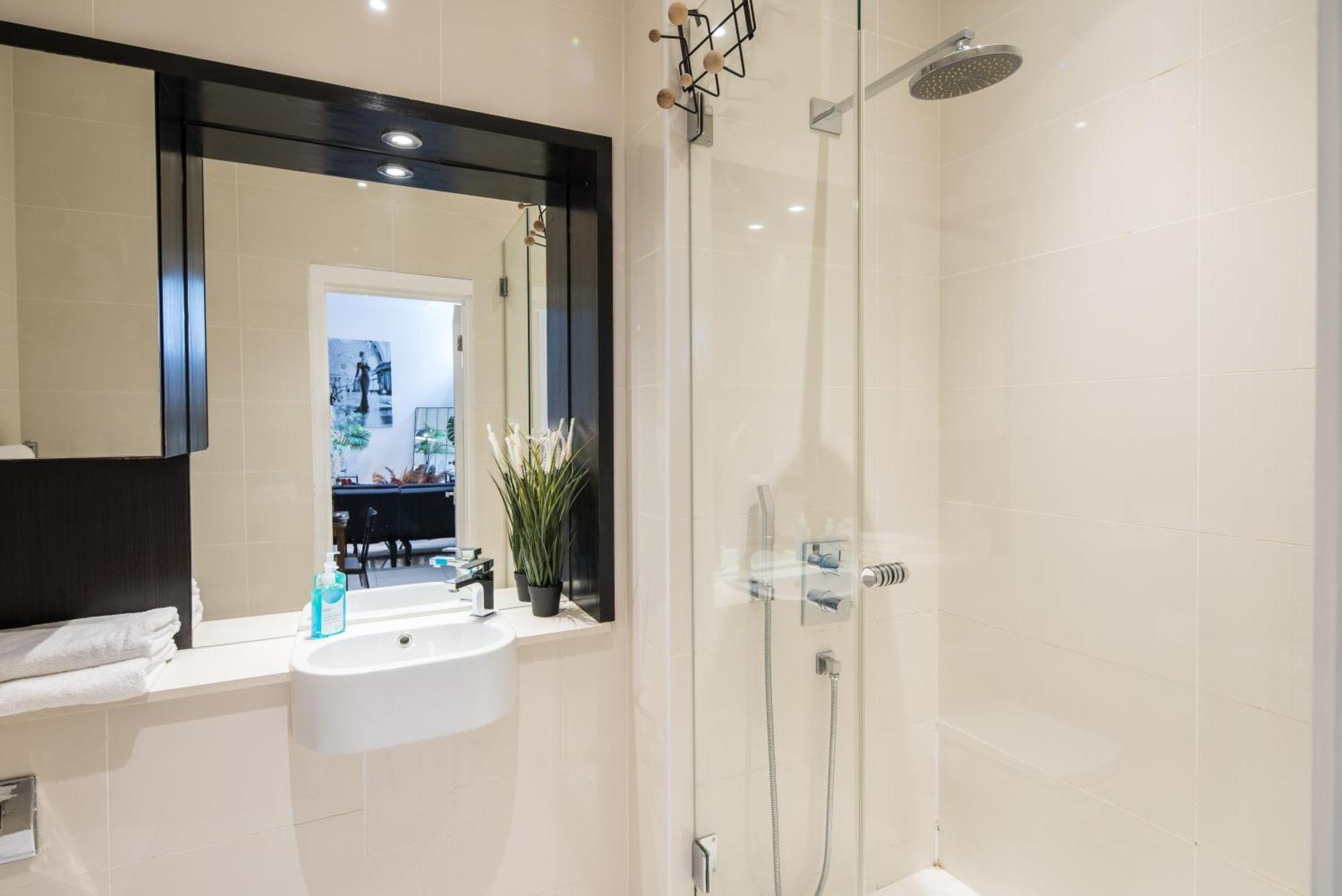 Al Central-Soho-Chinatown-Coventgarden-Cozy-Onebed Apartment London Exterior photo